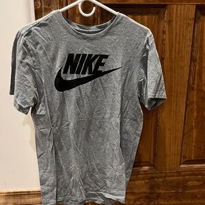 Nike Men's Heather Gray Tee with Black Logo
